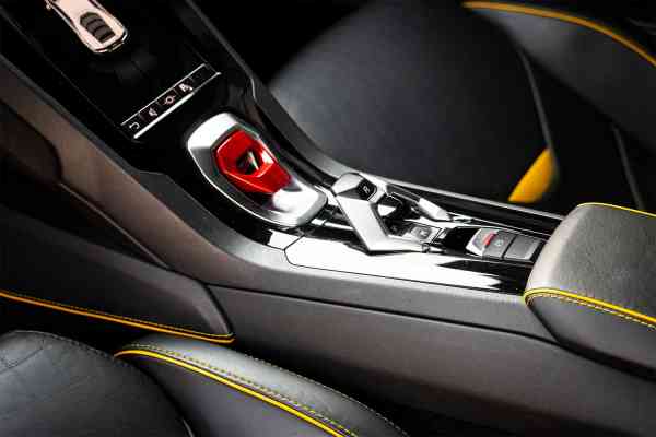 Аренда Ламборгини Хуракан 2020 года в Дубае, REF-172