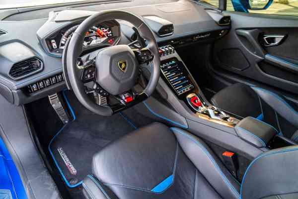 Rent Blue unique Lamborghini Huracan 2020 model, REF-171 in Dubai