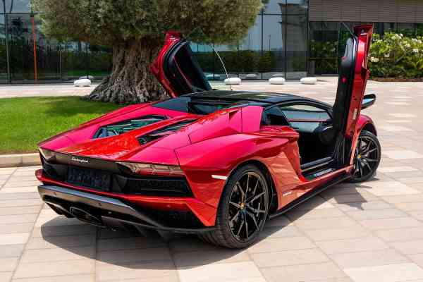 Аренда Ламборгини Авентадор 2020 года в Дубае, REF-83