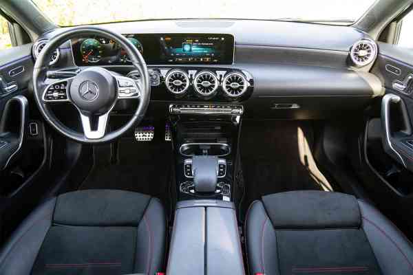 Аренда Мерседес Бенз А класса 2021 года в Дубае, REF-52