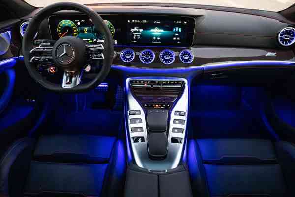 Арендуйте уникальный Mercedes-Benz AMG GT 63 F1 Performance в Дубае