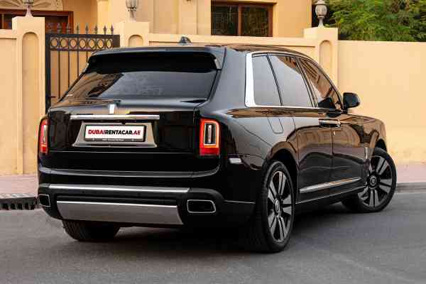 Аренда Роллс Ройс Куллинан 2021 года в Дубае, REF-57