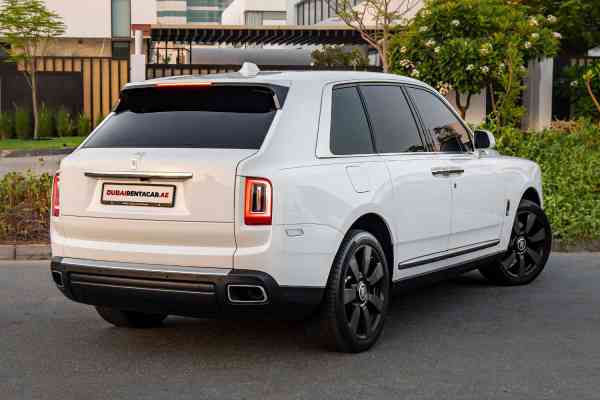 Аренда Роллс Ройс Куллинан 2021 года в Дубае, REF-107