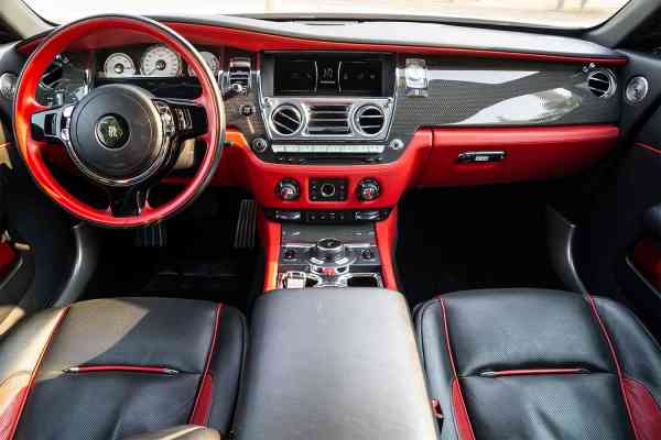 Rent Silver Rolls Royce Wraith 2019 model, REF-152 in Dubai