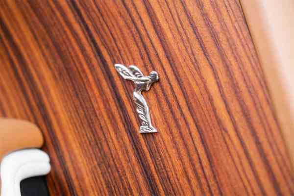 Rent White-Gold Rolls Royce Wraith in Dubai