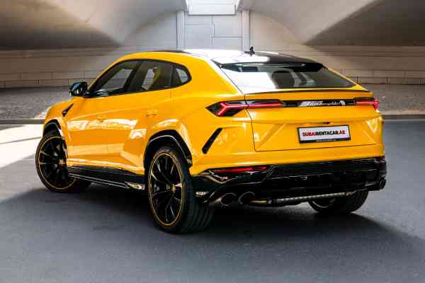 Аренда желтого Lamborghini Urus MY Capsule в Дубае