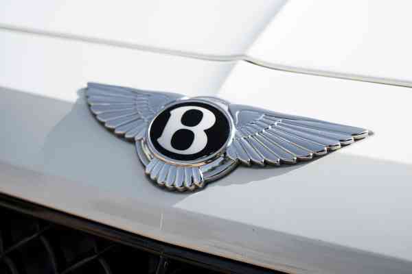 Аренда Бентли Бентейга 2020 года в Дубае, REF-18