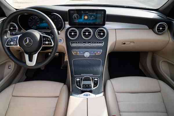 Аренда Мерседес Бенз Ц Класса 2021 года в Дубае, REF-101