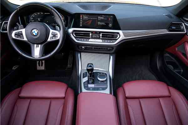Rent luxurious M powered 440i BMW in Dubai
