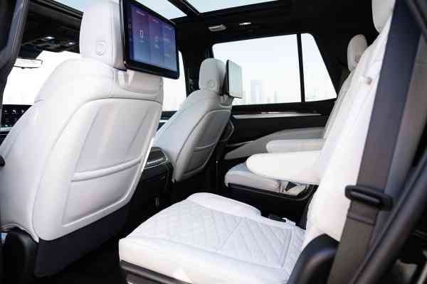 Аренда роскошного нового Cadillac Escalade 2025 в Дубае