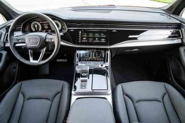 Rent Red brand new Audi Q7 2021 model, REF-66 in Dubai