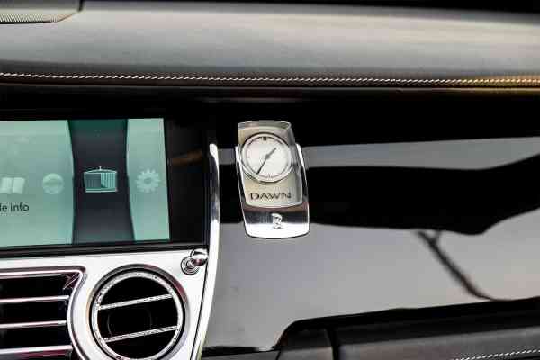 rent Rolls Royce Dawn