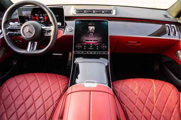 Rent White brand new Mercedes-Benz S-Class 2021 model, REF-178 in Dubai