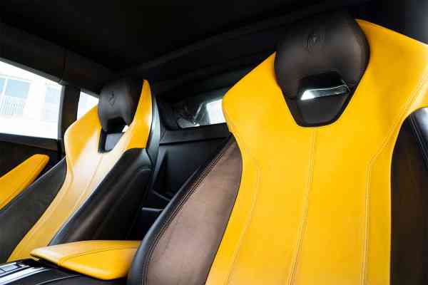Rent Yellow special edition Lamborghini Huracan 2018 model, REF-47 in Dubai