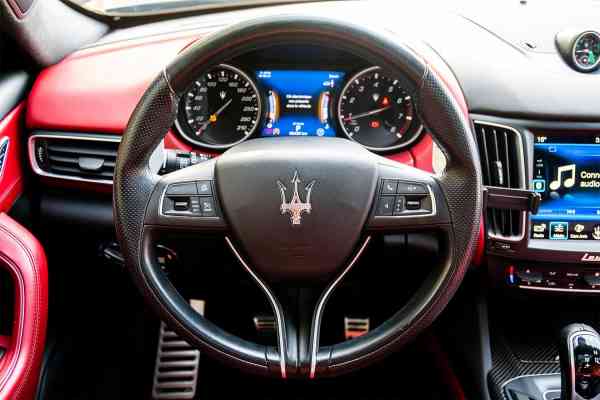 Аренда Мазерати Леванте 2019 года в Дубае, REF-160