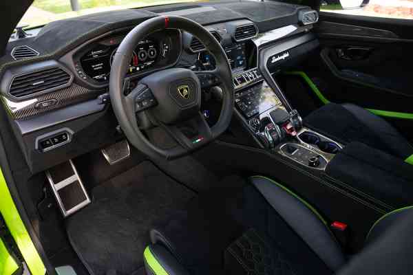 Lamborghini Urus in Dubai