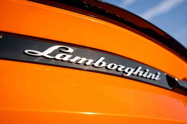 Аренда Ламборгини Урус Дубай