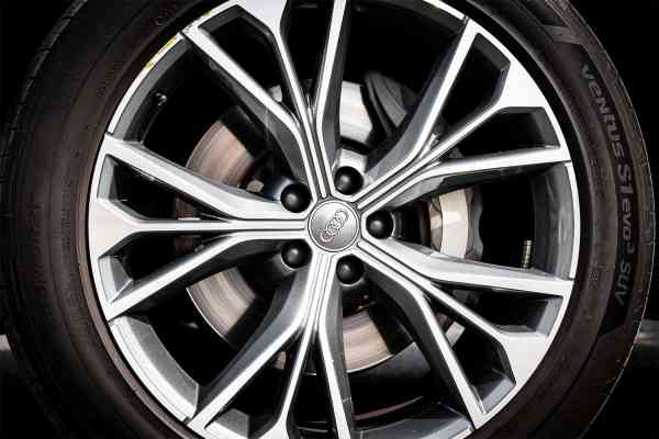 Rent Silver Audi Q8 2020 model, REF-157 in Dubai