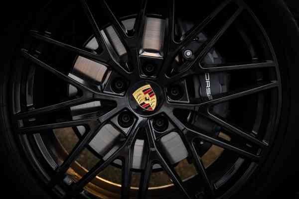 Порш Кайен доступен в аренде в Дубае