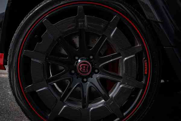 Черный Мерседес-Бэнз Брабус Г900