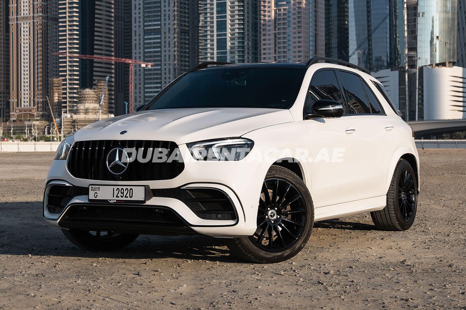 Белый Mercedes-Benz GLE 450 доступен в аренду в Дубае