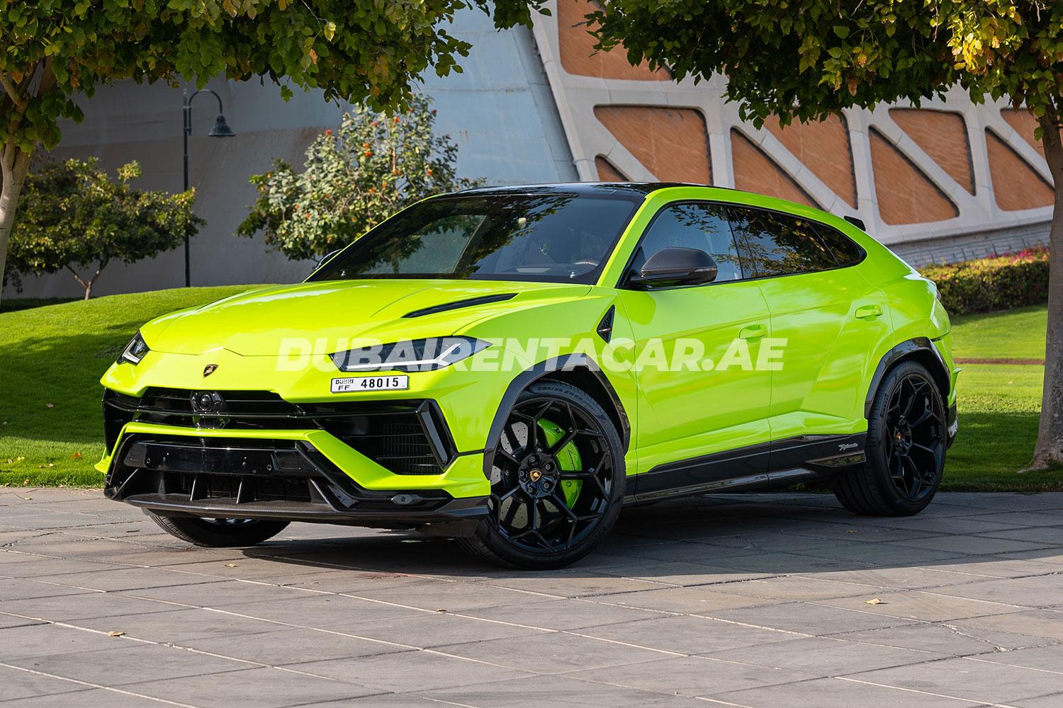 Toxic green Urus Perfomante Dubai - rent and enjoy
