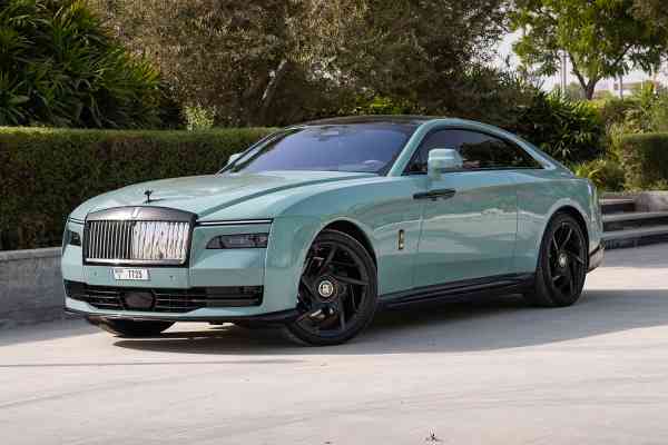 Аренда Rolls-Royce Spectre 2025 Black Badge в Дубае