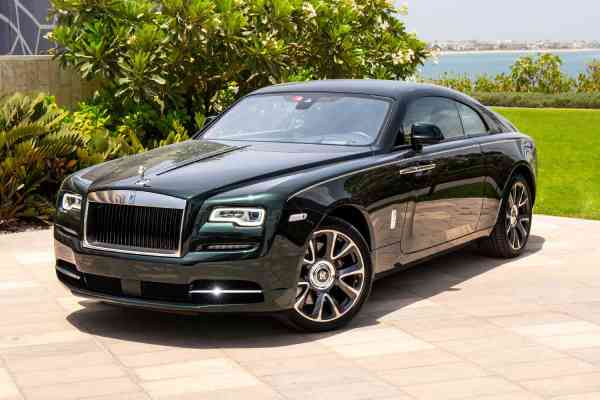 Sài Gòn Xe sang RollsRoyce Wraith thay đổi phong cách với lớp decal xanh  lá lạ mắt