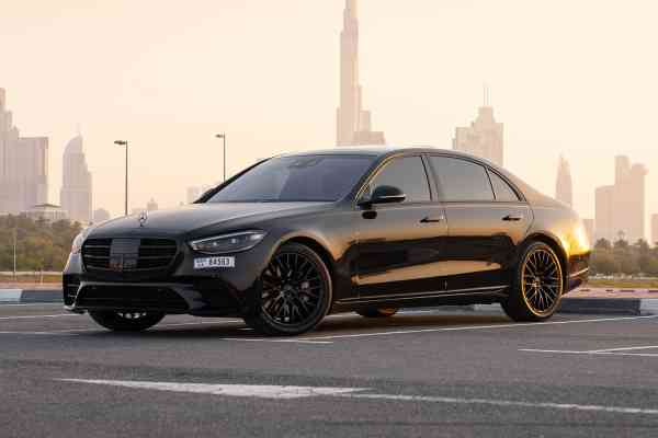 Luxury Black Mercedes-Benz S580 available for rent in Dubai